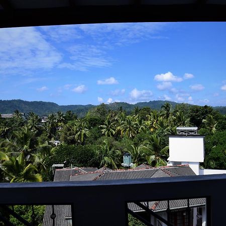 Saru Holiday Apartment - Upto 6 Guests キャンディー エクステリア 写真