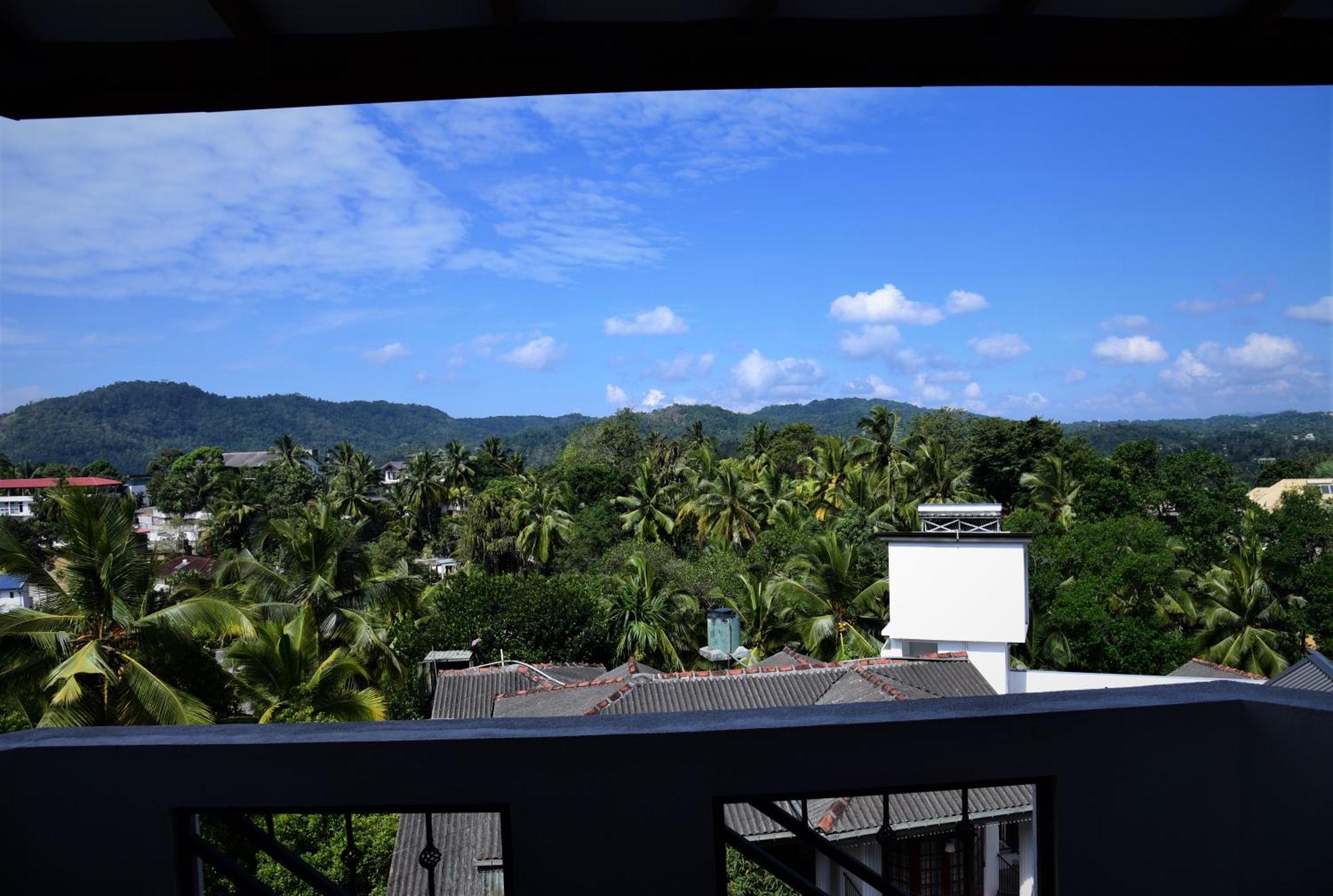 Saru Holiday Apartment - Upto 6 Guests キャンディー エクステリア 写真